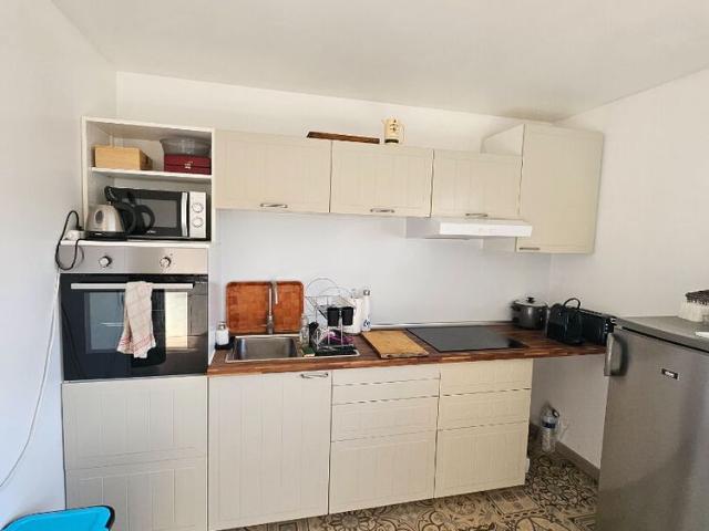 A LOUER A PORT LA NOUVELLE APPARTEMENT T2 GARAGE