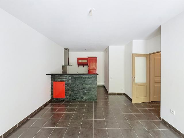 À louer Agréable 2 pièces avec grande terrasse dans une résidence sécurisée