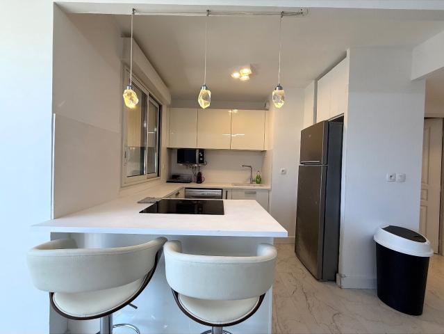 A LOUER AIX EN PROVENCE T3 MEUBLE AVEC TERRASSE PROCHE ROTONDE 62.28M²