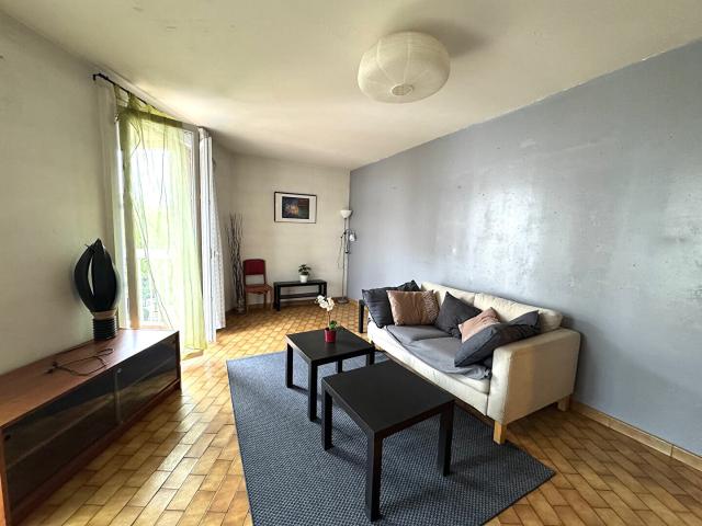 A LOUER AIX EN PROVENCE T3 MEUBLE AVEC DOUBLE TERRASSE LOGGIA