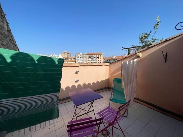 A LOUER AIX EN PROVENCE APPARTEMENT DUPLEX DE TYPE 2 MEUBLE TERRASSE AVENUE VICTOR HUGO