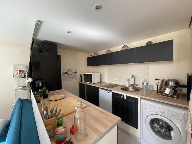 A LOUER AIX EN PROVENCE APPARTEMENT DUPLEX DE TYPE 2 MEUBLE TERRASSE AVENUE VICTOR HUGO