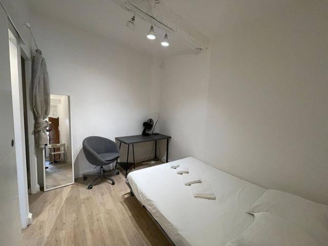 A LOUER AIX EN PROVENCE STUDIO MEUBLE QUARTIER OPERA