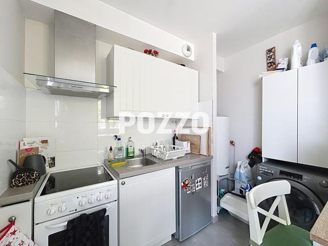 A LOUER: APPARTMEMENT T2 32 M2 PARKING EN SOUS SOL QUARTIER HASTINGS