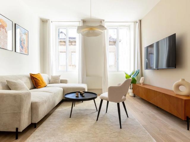 A louer Appartement Marseille 13005 Baille / Castellane Type 3 rénové à neuf internet inclus
