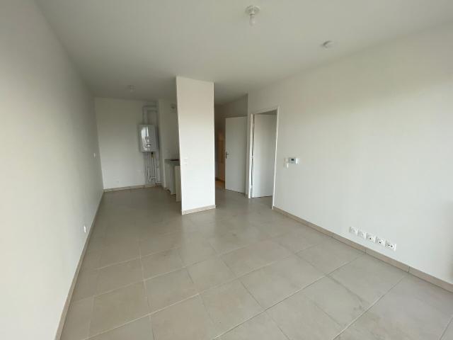 A louer, Appartement Marseille 13012, Les 3 Lucs, 2 pièces. 38 m2