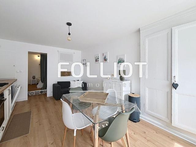A LOUER Appartement meubl� � l'ann�e Granville 1 pi�ce s 27.88m2