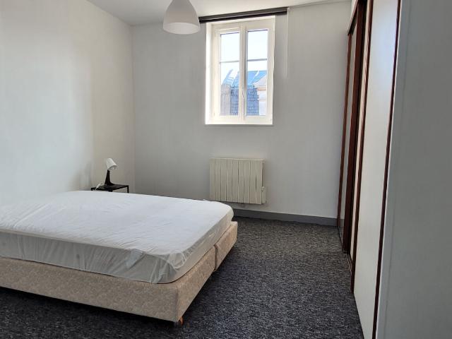 A LOUER Appartement meublé 3 pièces principales