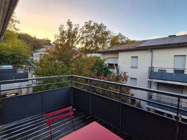 A LOUER APPARTEMENT MEUBLE T2 – BALCON 9 m² ET DOUBLE PARKING