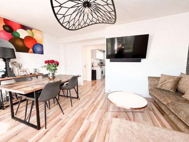 A louer Appartement MEUBLE Type 3 Grillaud