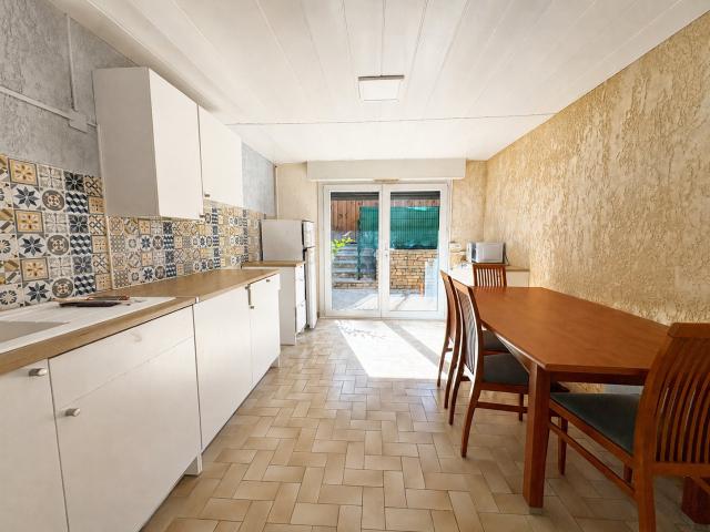 À louer Appartement meublé avec grande terrasse Eau et électricité incluses