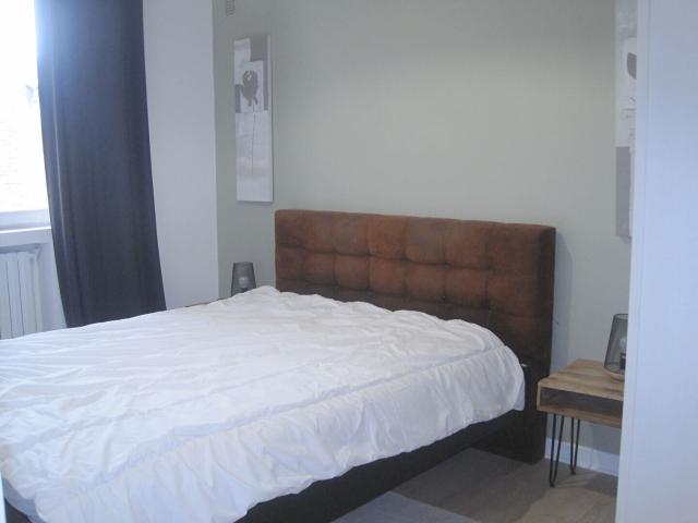 A LOUER APPARTEMENT MEUBLE DEUX CHAMBRES PROCHE CENTRE VILLE