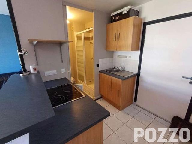 A LOUER: APPARTEMENT MEUBLÉ DUPLEX T2 PARKING TERRASSE AVENUE JEAN MONNET CAEN