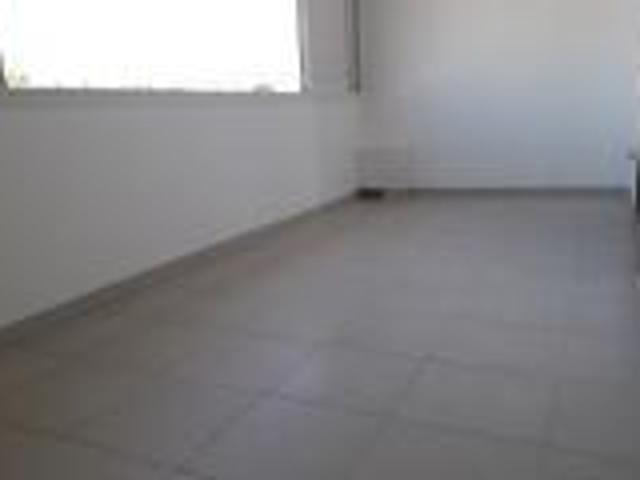 A louer appartement neuf F4 centre ville du Port