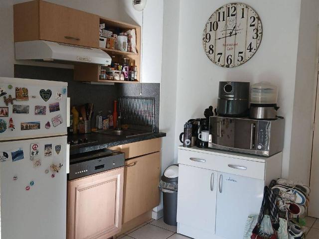 À louer – Appartement non meublé T2 43m² lumineux avec balcon, parking et ascenseur