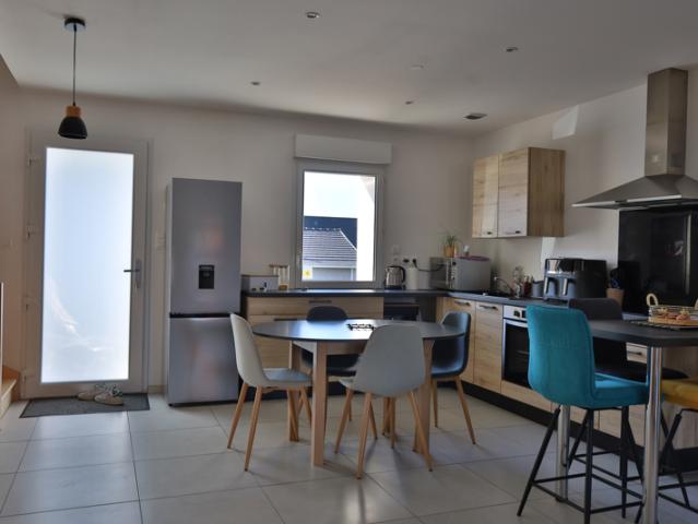 A louer appartement duplex 110 m2 de type 4 Jardin Garag