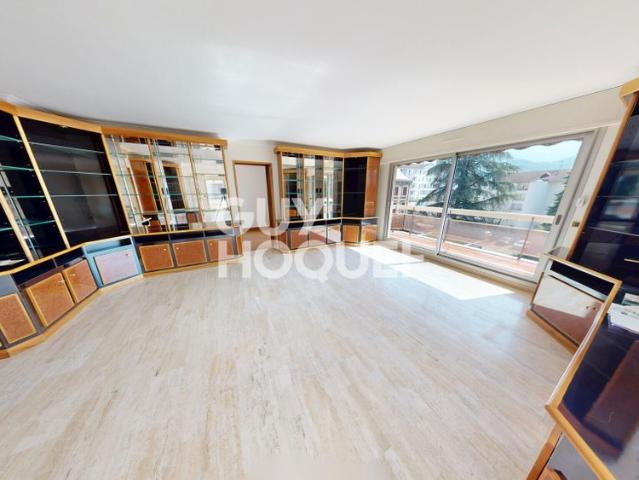 À louer – Appartement d’exception de 162 m² au dernier étage d’une résidence de standing à Voiron