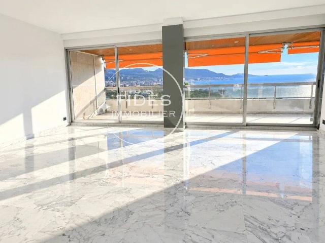 À LOUER – Appartement de standing avec vue mer panoramique – 3 c