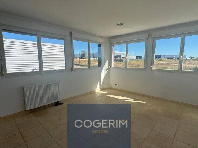 A louer appartement de type 3 100.55 m² 381 rue Capitaine Franço