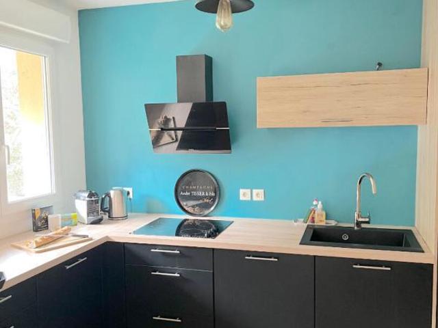 A LOUER APPARTEMENT DE TYPE 3 MEUBLE AVEC TERRASSES ET PARKINGS SECTEUR SAINT ARNOULT