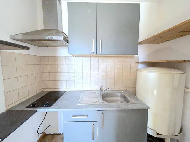 A LOUER APPARTEMENT DE TYPE 1 AVEC COUR SAINT ANDRE DE CUBZAC