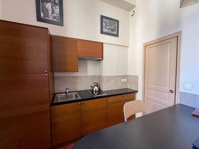 A louer appartement de type 1 Bail meublé à Marseille 13002 VIEUX PORT