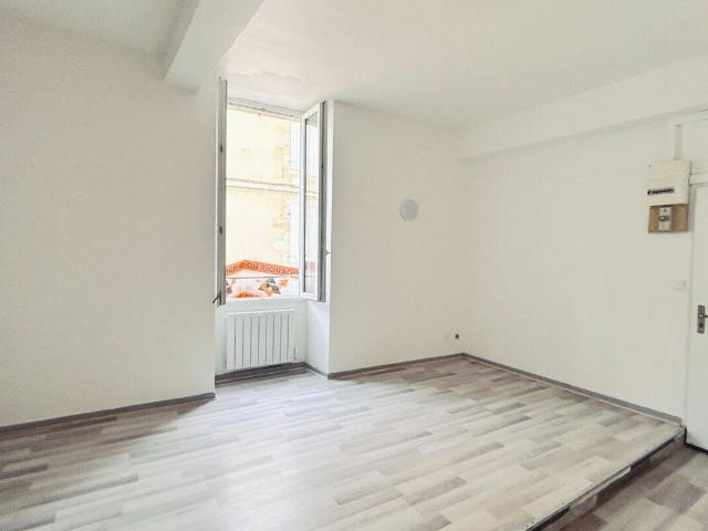 A LOUER APPARTEMENT DE TYPE 1 BLAYE CENTRE