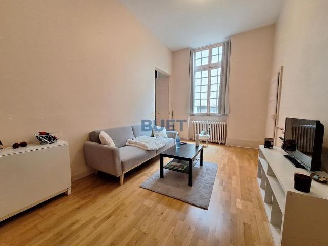 A LOUER appartement de type 2 situé au sein de.