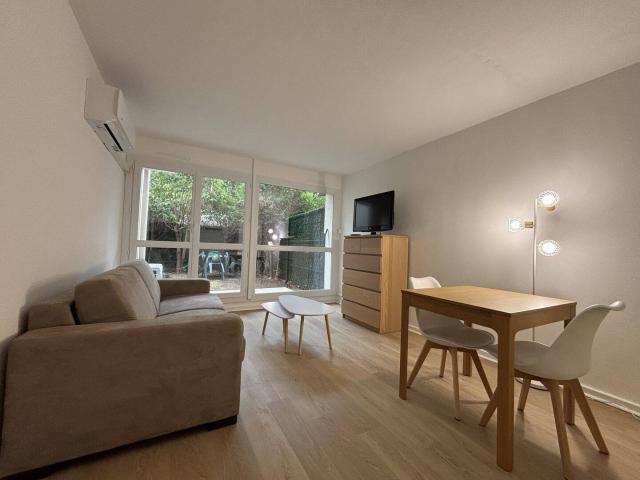 À LOUER: Appartement de type studio situé à Nîmes, dans le quar