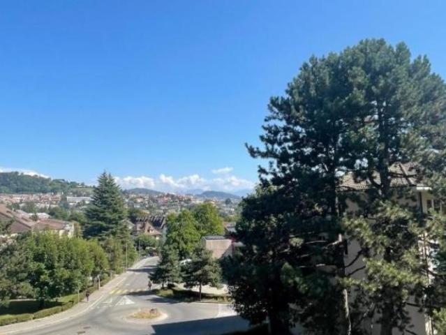 À LOUER appartement de 2.5 pièces au 2ème étage avec balcon à Pully