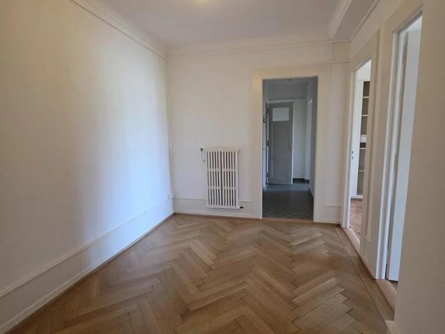 A louer, appartement de 4 pièces au 4ème étage Comptoir Immobilier