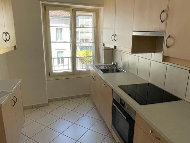 A louer: appartement de 4 pièces Place du Marché 2, St Imier