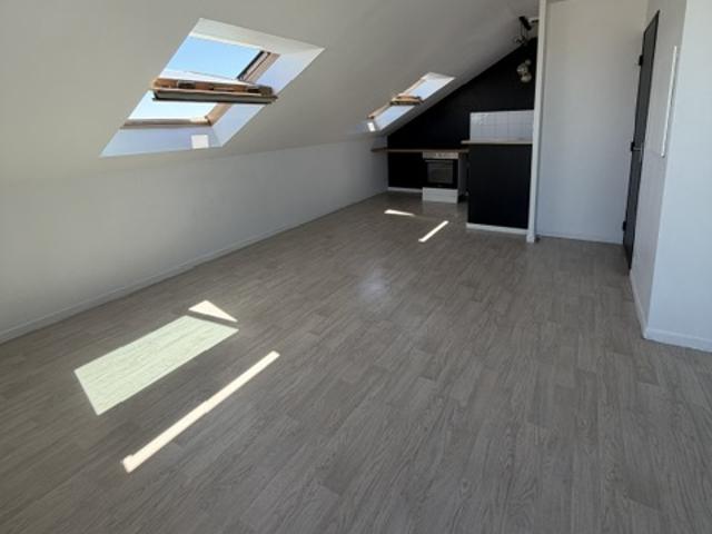 A LOUER appartement deux pièces Tréguier Proche commerces et centre ville