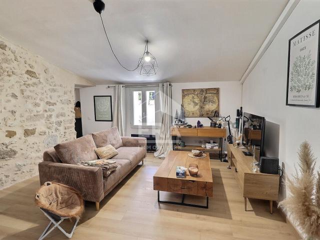A LOUER Appartement Entraigues Sur La Sorgue 3 pièce s 69 m²