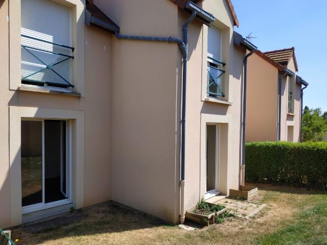A LOUER Appartement F2 à Douvres
