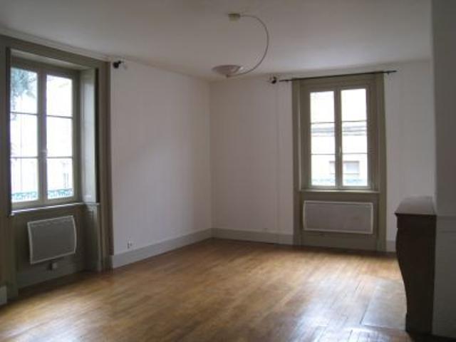 À louer / Appartement F2 / BESANCON CENTRE VILLE PLACE VICTOR HUGO 1 Square Castan