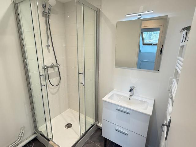 A LOUER appartement F2 Hyper Centre dernier étage refait à neuf
