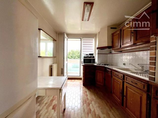 A louer:Appartement F3 avec balcon proche Creil