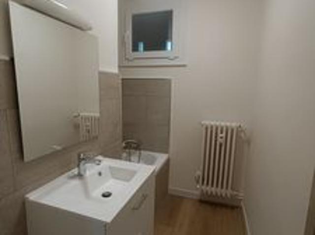 À louer / Appartement F3 / BESANCON PALENTE 27 rue de la Croix de Palente