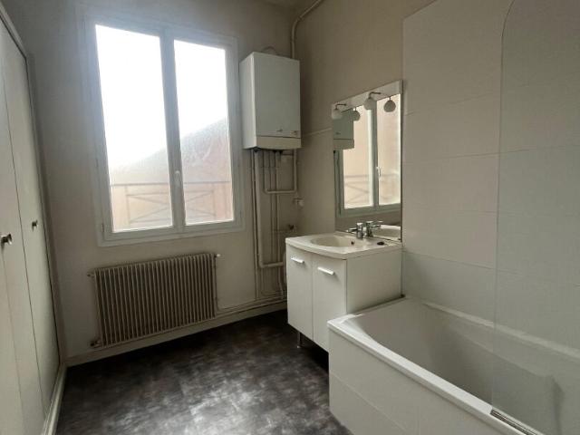 A LOUER Appartement F3 de 81m² avec balcon et cave ROUEN Quartier SAINT MARC