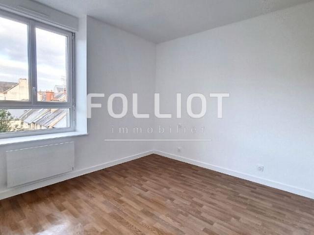 A LOUER: Appartement Fougeres 3 pi�ces ROZ 2422AB
