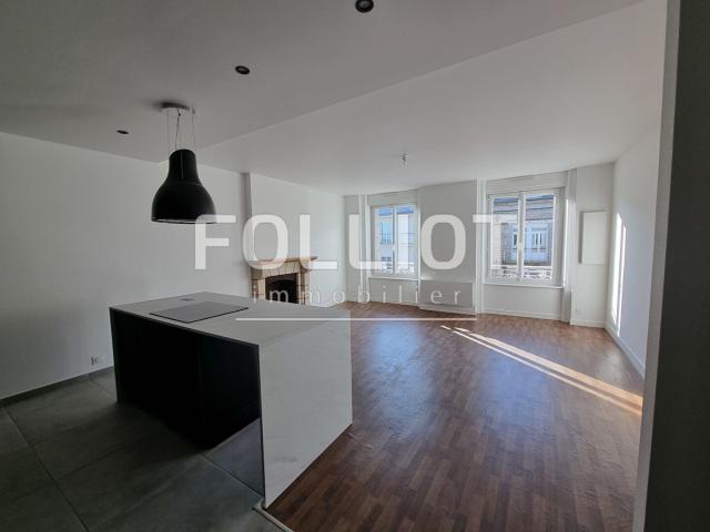 A LOUER: Appartement Fougeres 3 pièces ROZ 2422AB