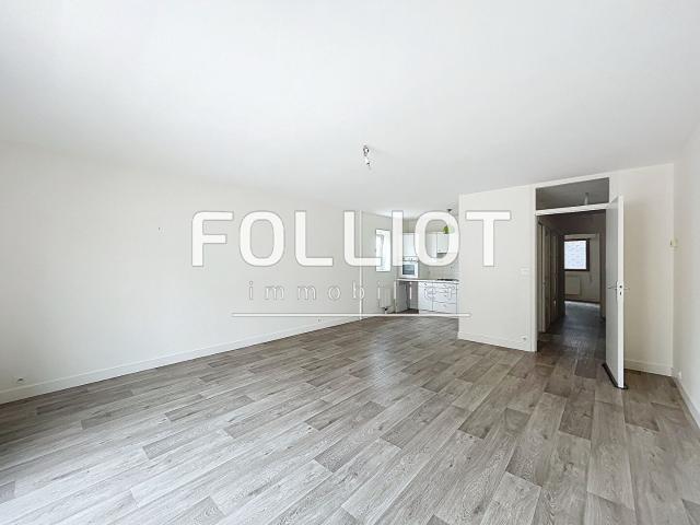 A LOUER Appartement Granville 2 pièce s 62.88 m2
