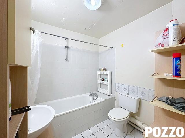 A LOUER: APPARTEMENT GRAND STUDIO 45 M² GARAGE EN SOUS SOL QUARTIER SAINT GILLES CAEN CAEN