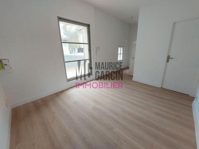 A LOUER APPARTEMENT L'ISLE SUR LA SORGUE 1 pièce 18.49m²