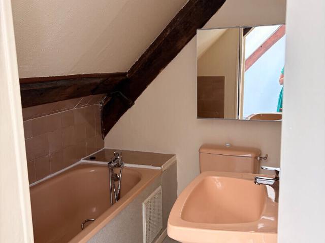 A LOUER APPARTEMENT PROCHE CENTRE VILLE DE ST QUENTIN 02100