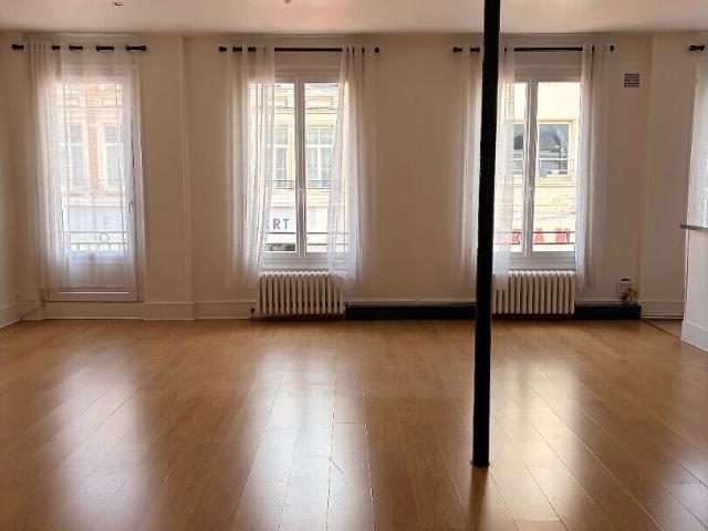 A LOUER APPARTEMENT PROCHE CENTRE VILLE ET GARE DE ST QUENTIN 02100