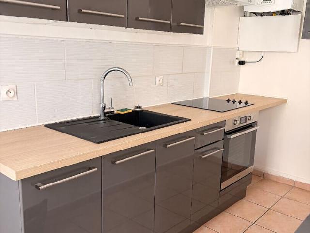 A LOUER APPARTEMENT PROCHE CENTRE VILLE ET GARE DE ST QUENTIN 02100