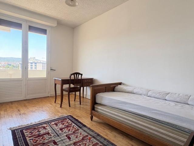 À louer Appartement T4 avec vue, balcon et garage