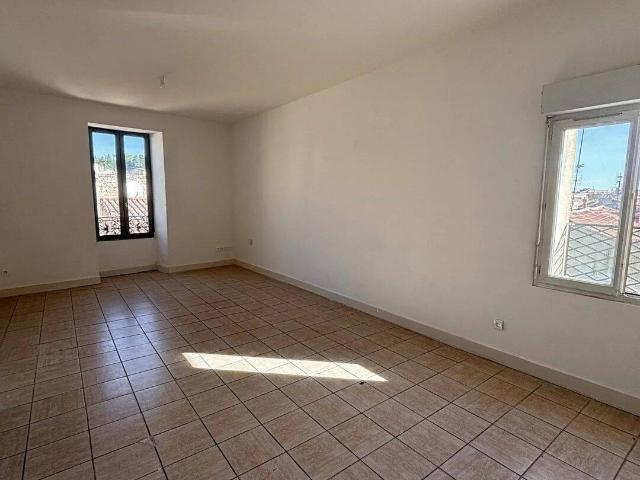 À LOUER – APPARTEMENT T4 – 73,84 M² – TERRASSE – DERNIER ÉTAGE –